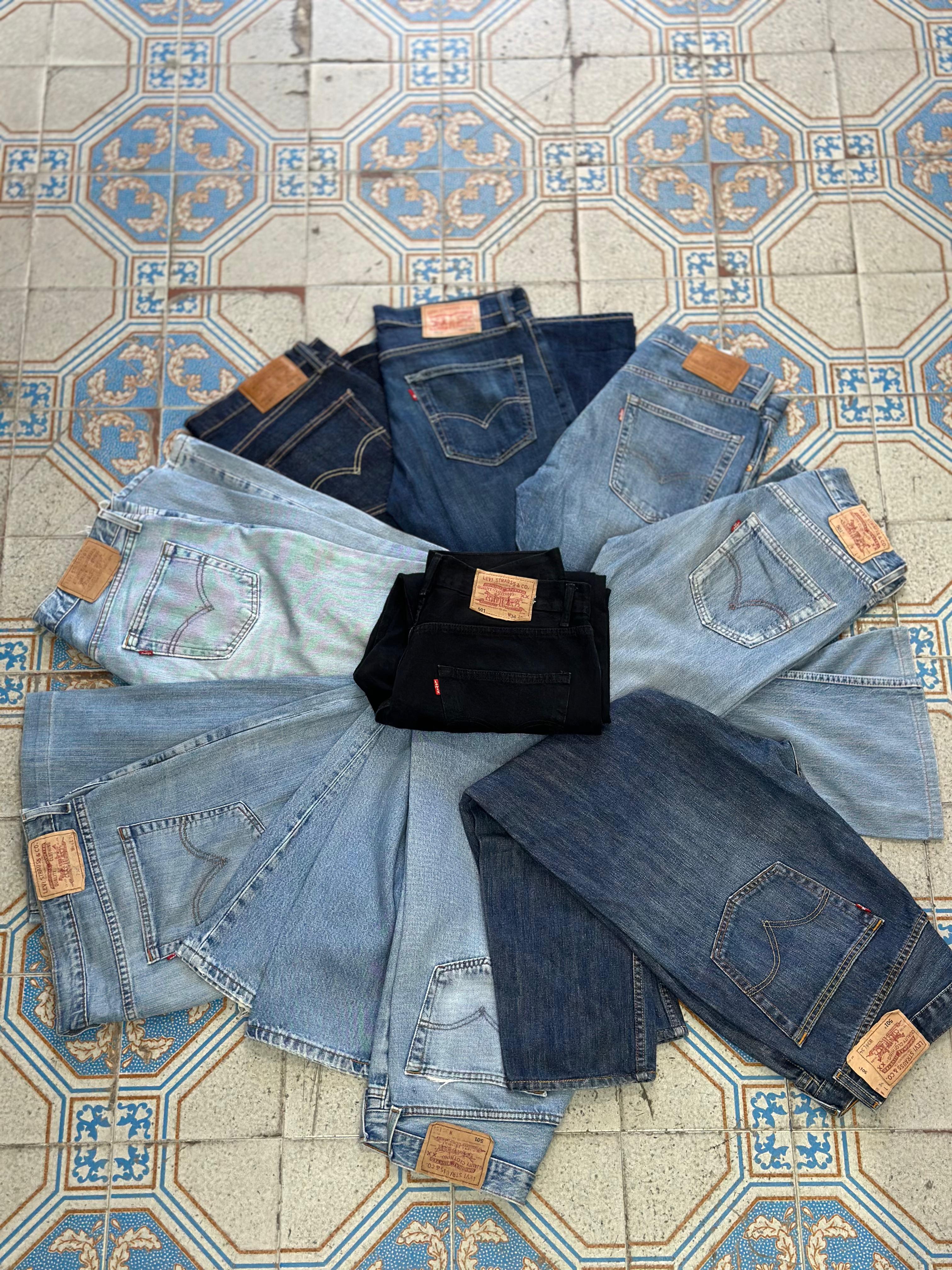 Levis
